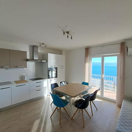 Apartman Leon オミシュ エクステリア 写真